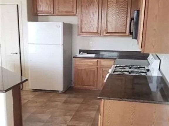 3rd image of 7342 Tanglewood Park St