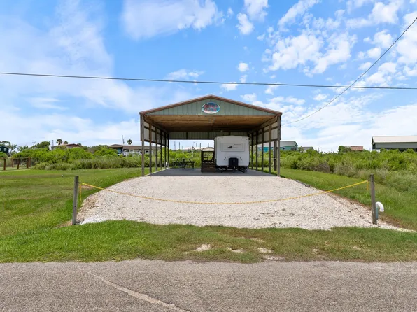 238 Flamingo St, Sargent, TX 77414