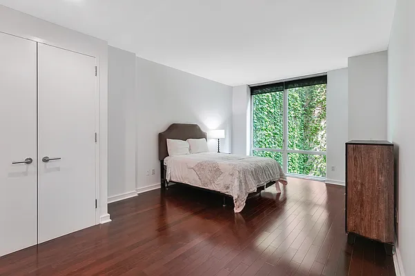 Rented by Compass | media 7