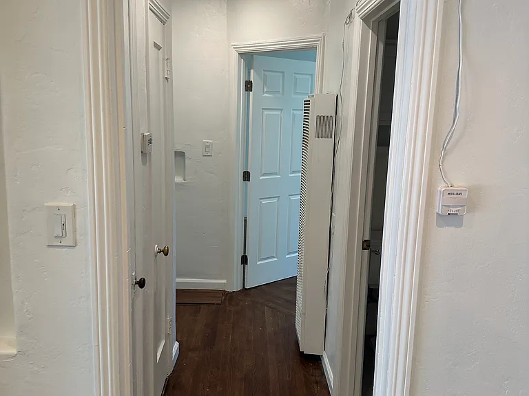 594 Victoria Ct — Photo 5