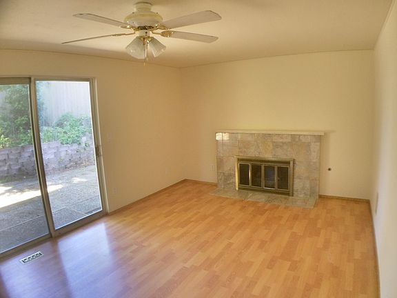 4th image of 4023 191st St SW