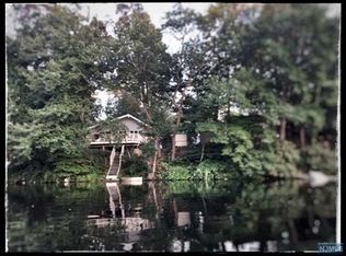 20 Horseshoe Dr, Oak Ridge, NJ 07438