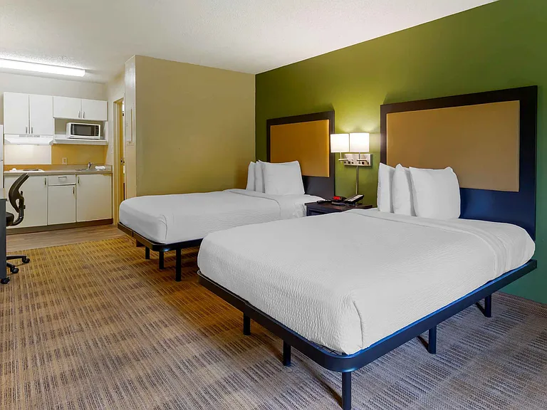 Studio Suite - 2 Full Beds