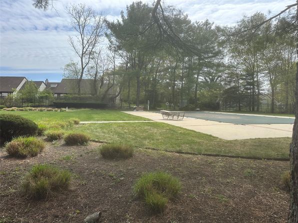 603 Lake Court #603, Middle Island, NY 11953