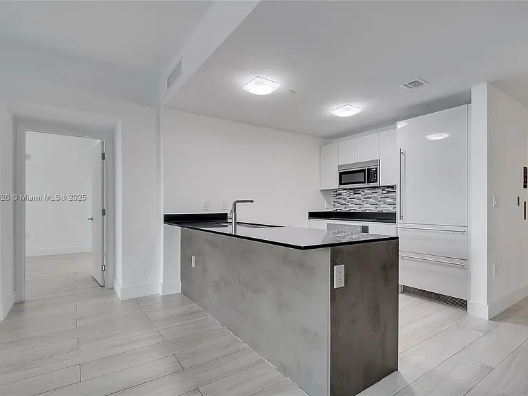 1010 Brickell Ave #1904 — Photo 9