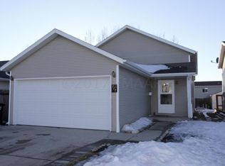 727 47 1/2 St S, Fargo, ND 58103