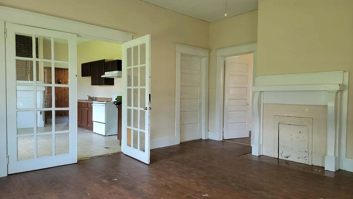 Building Photo - 1728 Telfair St #1
