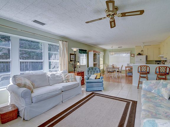 2nd image of 21815 Sunset Ave
