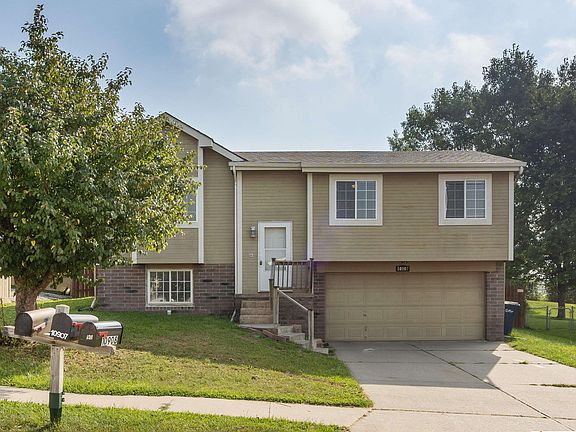 2nd image of 10907 S 17th St
