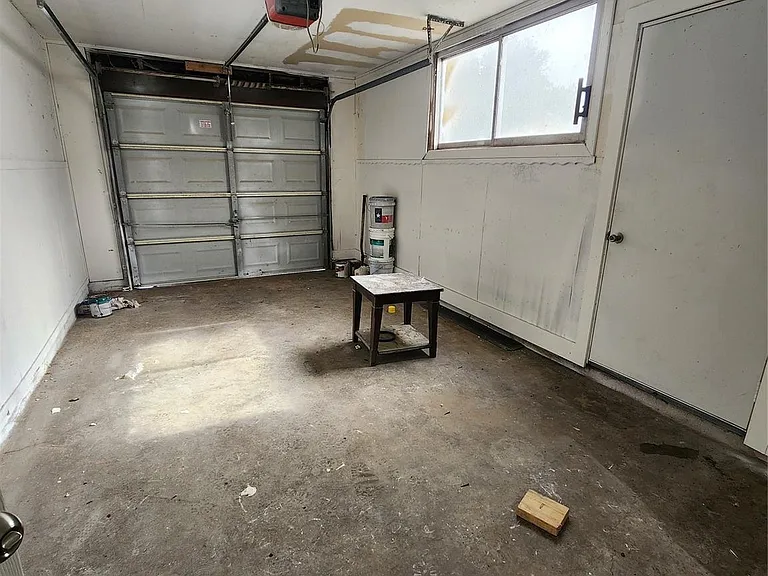 9711 Aguila St — Photo 21
