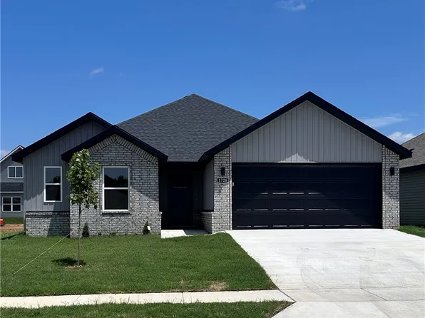 1728 Gerald Shay Rd, Gentry, AR 72734