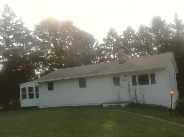 8712 Lake Drive Rd, Hebron, OH 43025