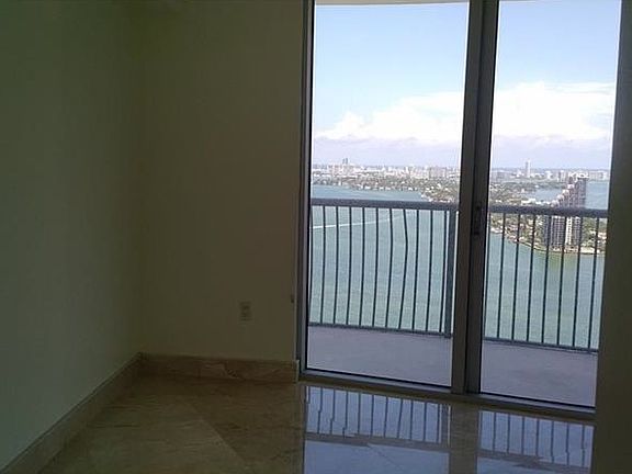 3rd image of 1750 N Bayshore Dr APT 3502