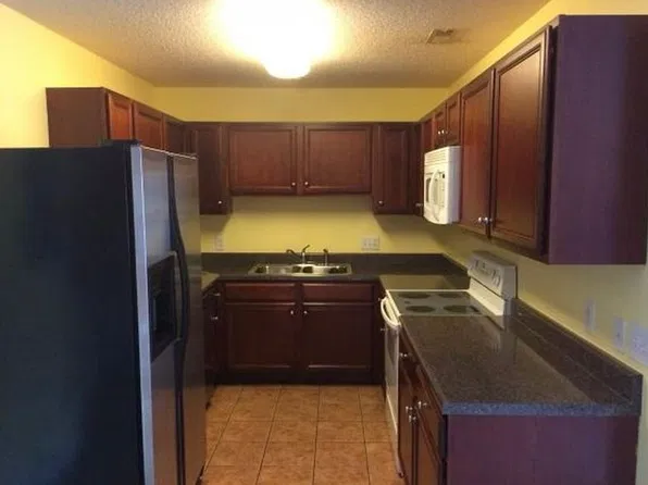 10 Boone Hill Ct, Johnson City, TN 37615