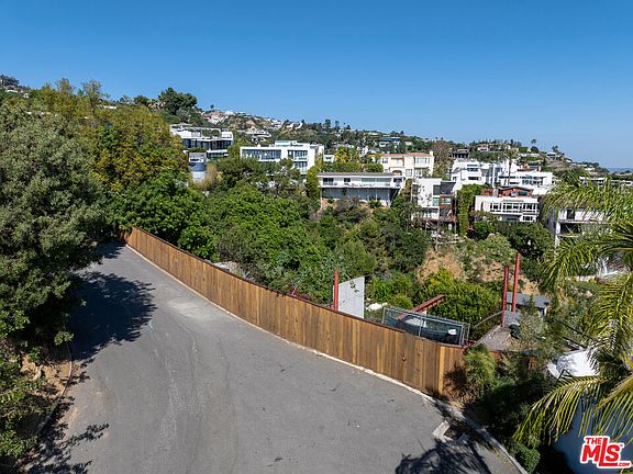 3rd image of 9442 Sierra Mar Pl