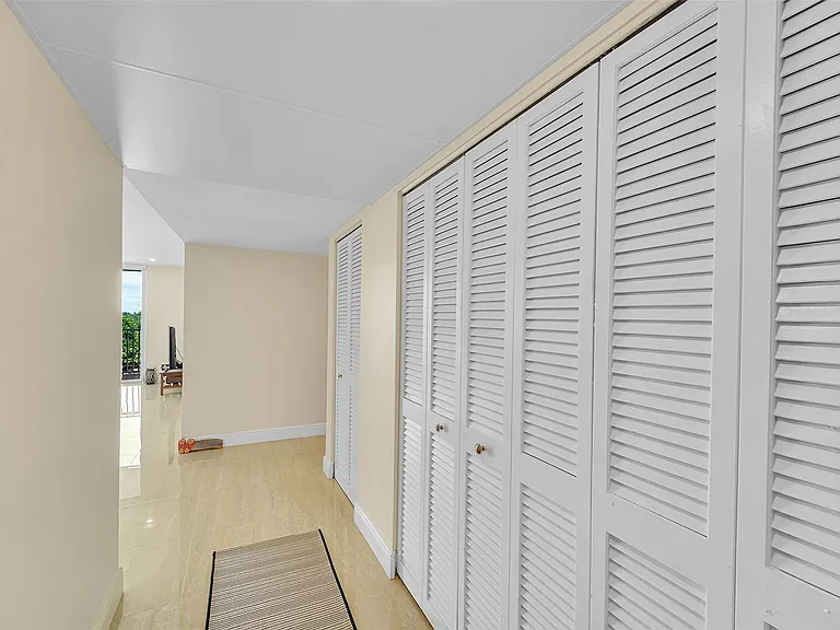 1401 S Ocean Dr #502 — Photo 12