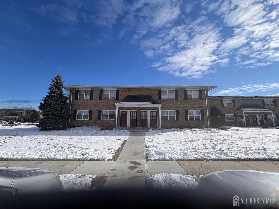 1st image of 45-4 Old Millstone Dr