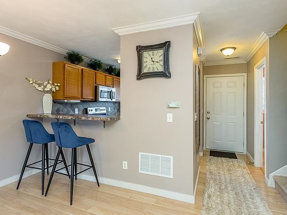 3rd image of 2477 Mosby Ct #31
