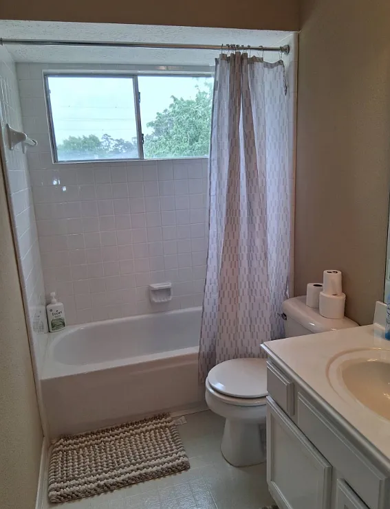 4 bed, 3.5 bath, 3300 sqft, $3,200 — Photo 3