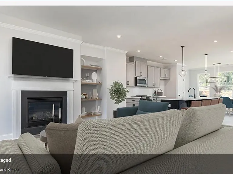 813 Cameron Trl — Photo 8