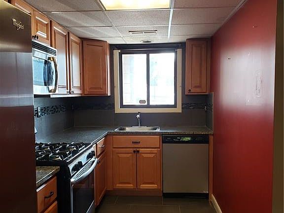 5th image of 650 E Greenwich Ave APT 2-110