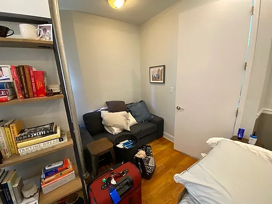 Rented by Mdays Realty | media 26