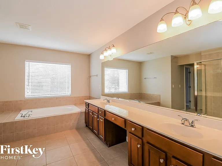 8327 Highgate Dr — Photo 9