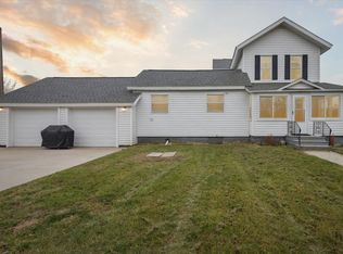 9037 Kinch Rd, Jackson, MI 49201