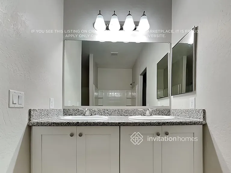 2101 E Caspian Way — Photo 15