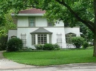 110 Park Pl, Lincoln, IL 62656