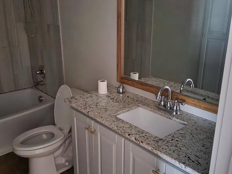 877 Topsy Rd — Photo 2
