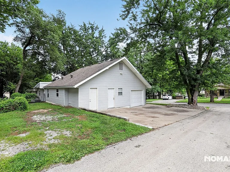 420 E Aberdeen St — Photo 26