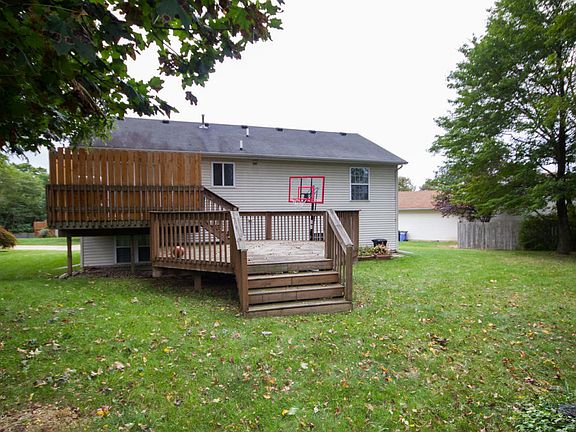 3rd image of 3811 Kirkshire Dr SE