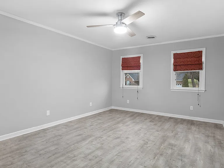 502 Westfield Ln — Photo 20