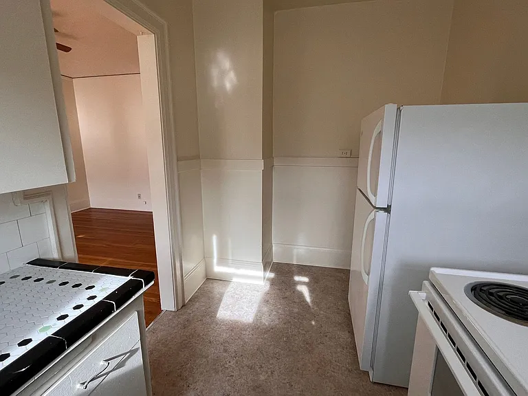 Lownsdale Apartments — Photo 8
