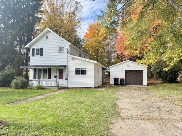 321 Marion St, Corry, PA 16407