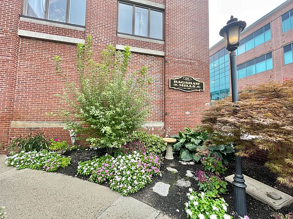 2nd image of 128 Warren St APT 1