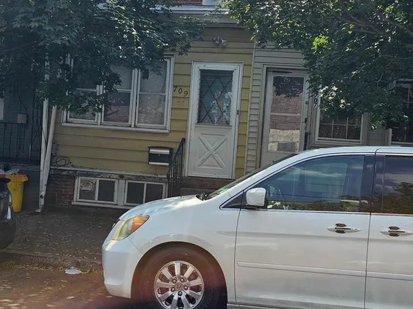 709 Beatty St, Trenton, NJ 08611
