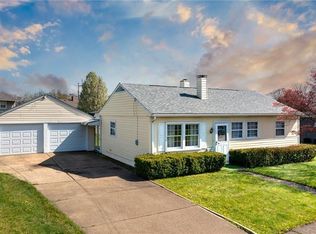 1208 Hartford Dr, Aliquippa, PA