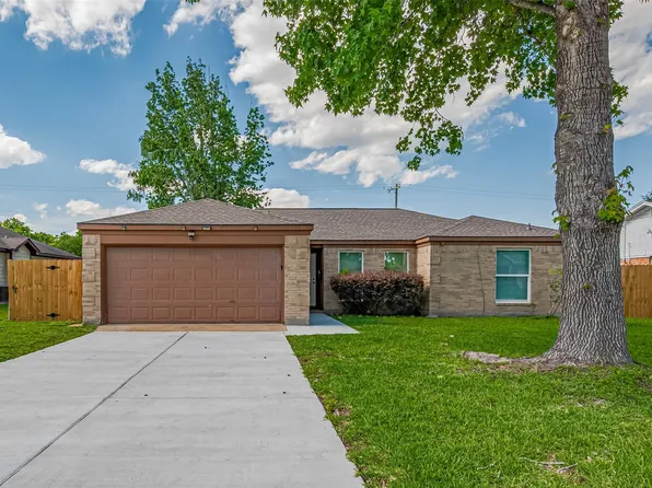 7926 Jonquil Dr, Texas City, TX 77591