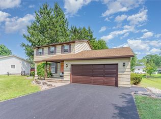 6 Oasis Ln, Rochester, NY 14624