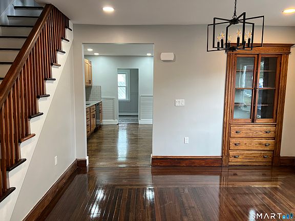 2nd image of 17 Lilac St