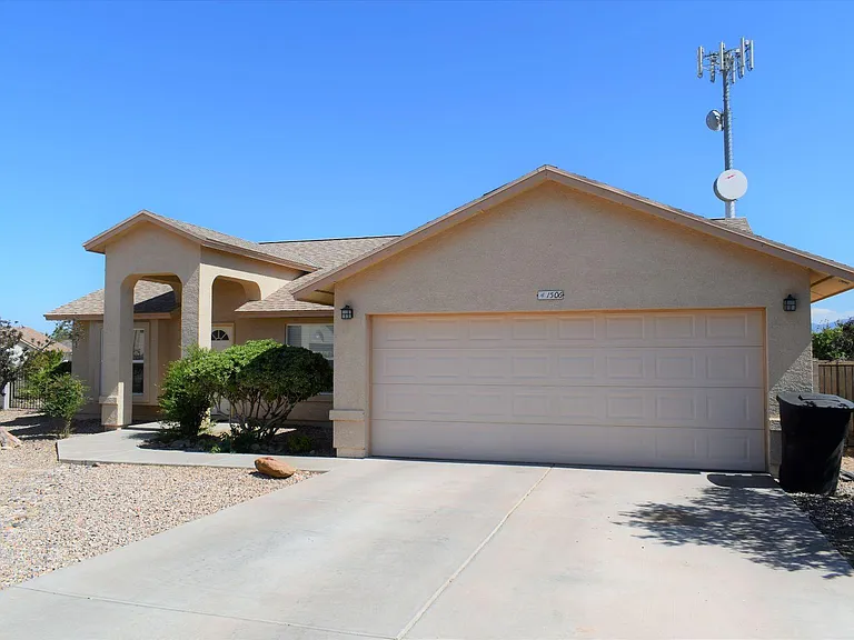 1506 S Pheasant Ln — Photo 1
