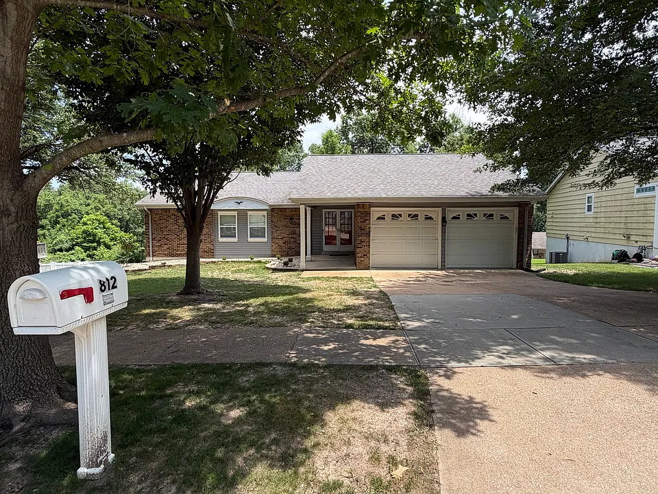 812 Samone Ct