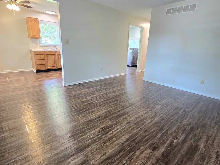 113-115 Perthshire Ct — Photo 2