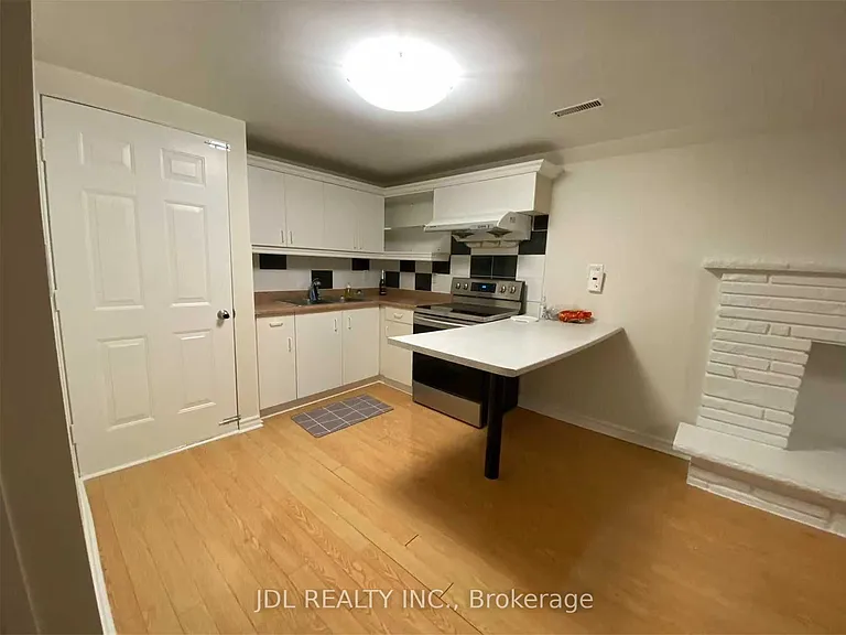 857 Westlock Rd #LOWER — Photo 2