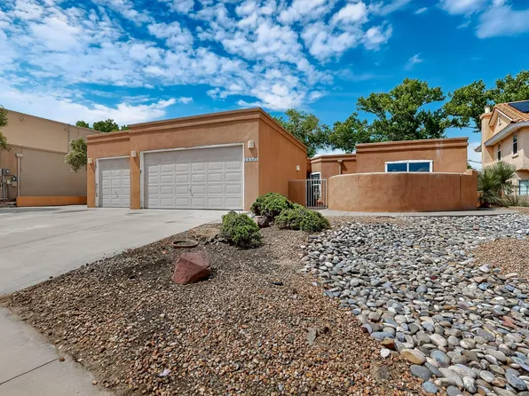 10541 Calle Alba NW, Albuquerque, NM 87114