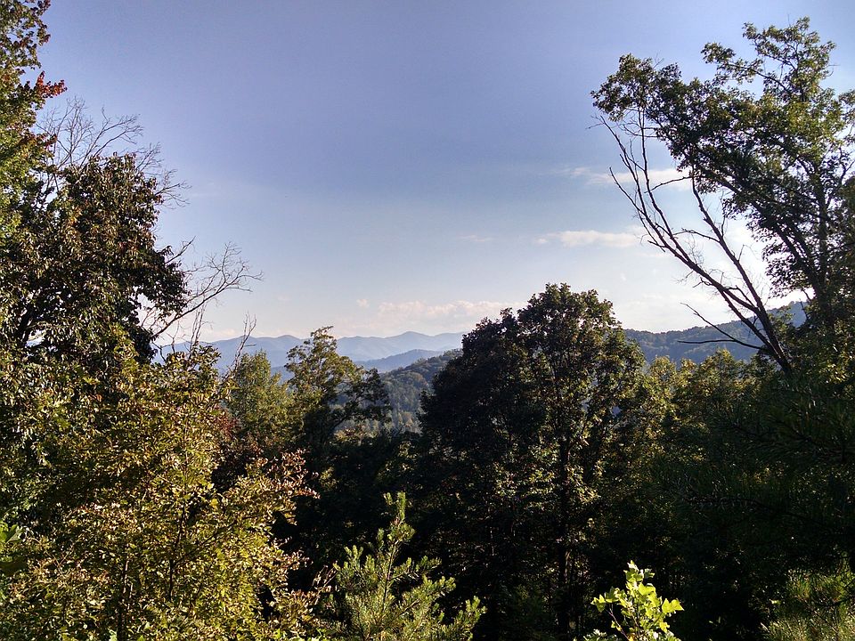 1st image of 163 Hidden Meadow Dr