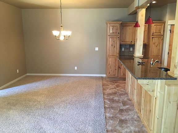 5th image of 2811A Blackbird Dr