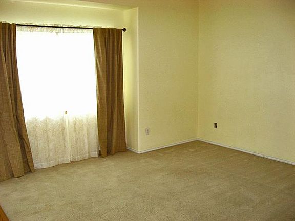 3rd image of 2751 Pam Cir